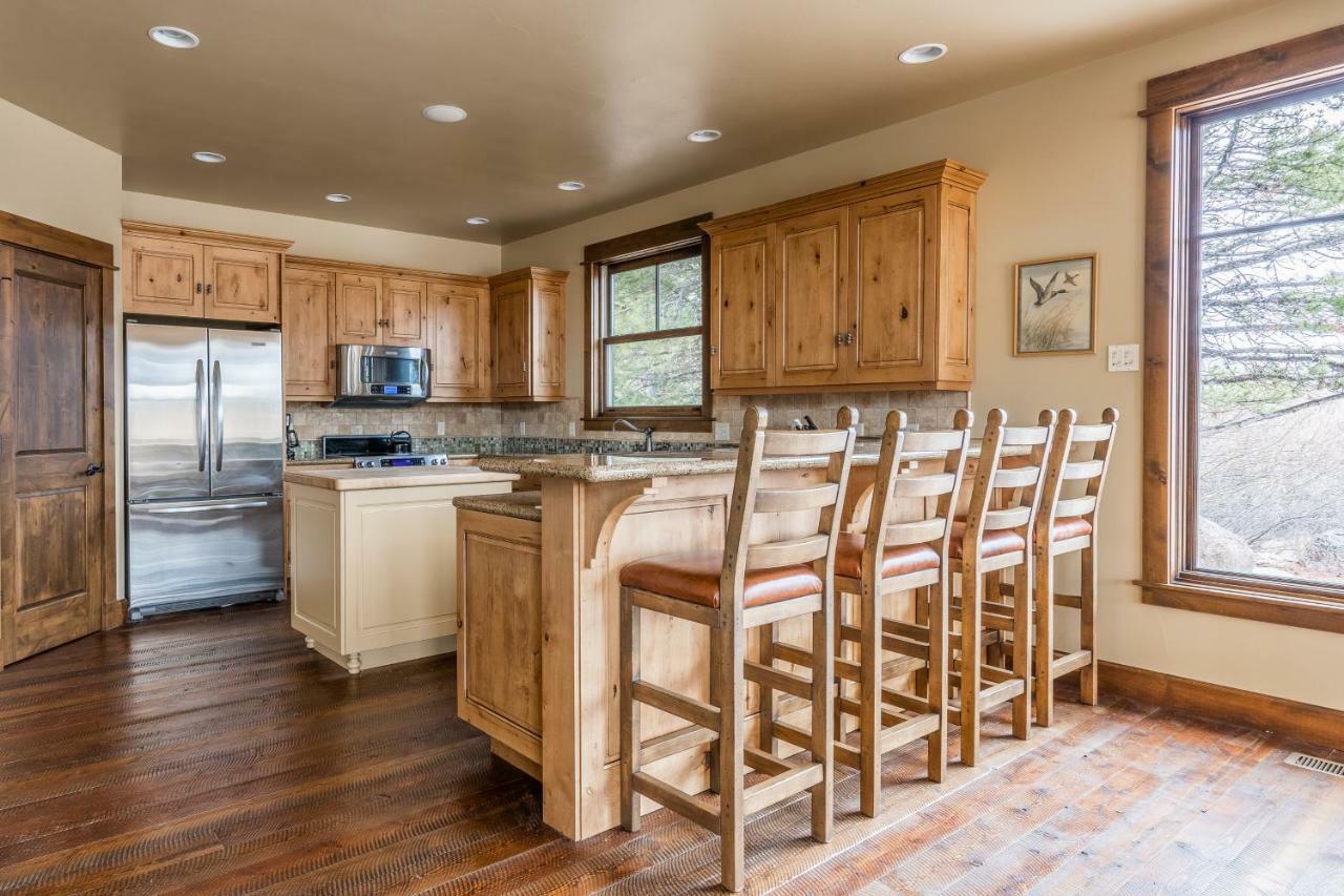 Rainbow Point Sabo Cabin West Yellowstone Exterior photo
